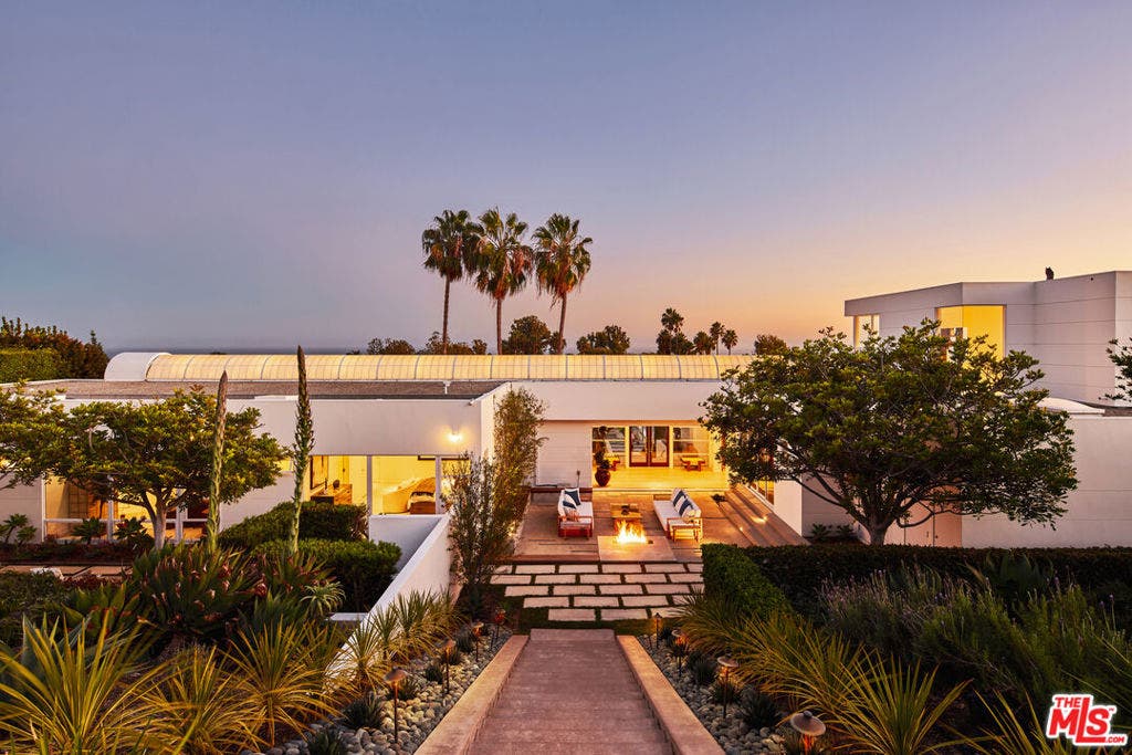 27549 Pacific Coast Highway, Malibu, CA 90265 27549 Pacific Coast Highway, Malibu, CA 90265