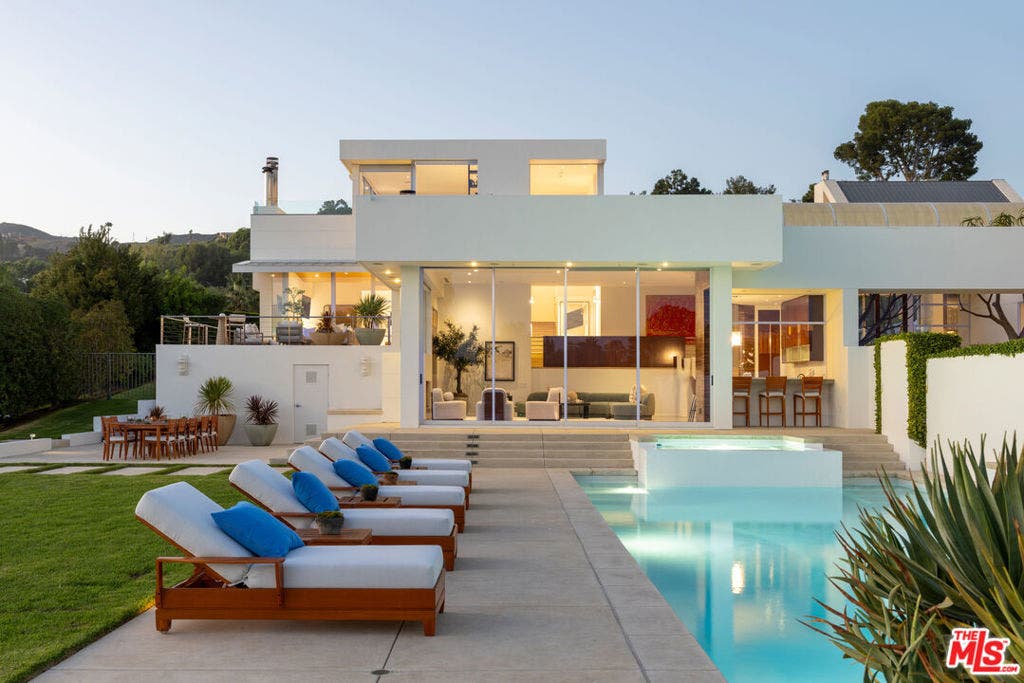 27549 Pacific Coast Highway, Malibu, CA 90265 27549 Pacific Coast Highway, Malibu, CA 90265