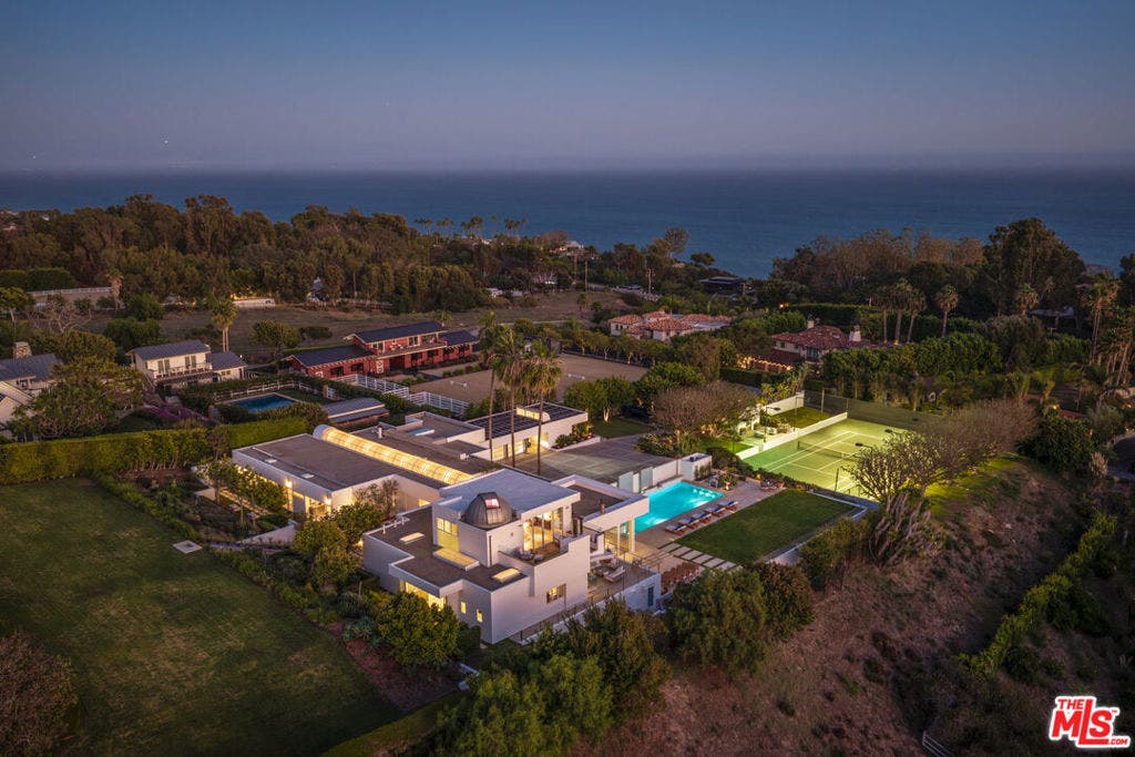 27549 Pacific Coast Highway, Malibu, CA 90265 27549 Pacific Coast Highway, Malibu, CA 90265