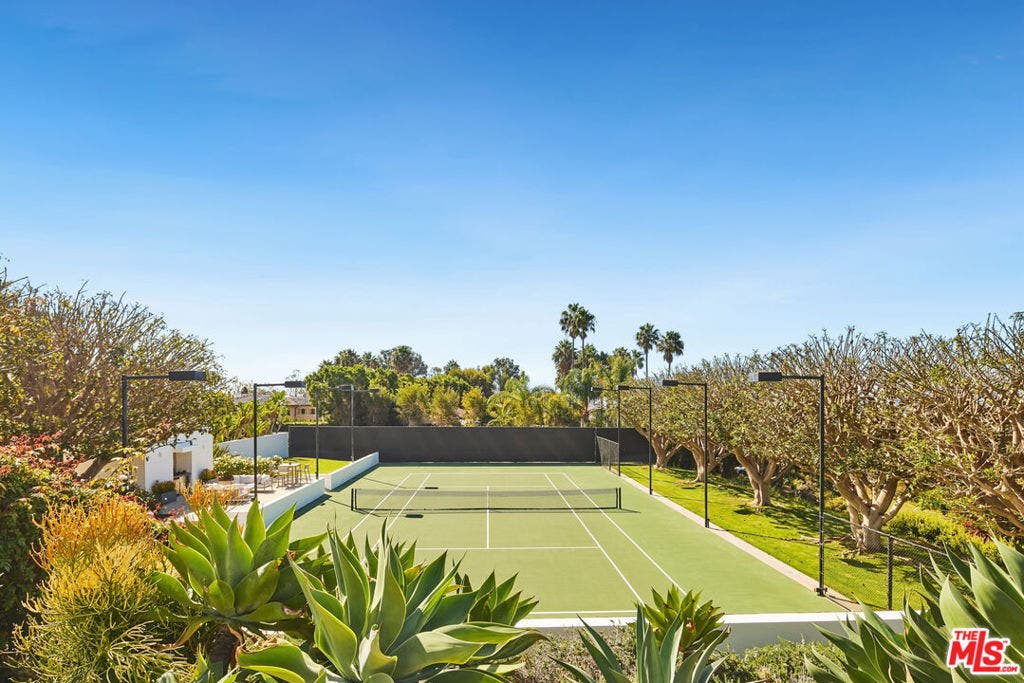 27549 Pacific Coast Highway, Malibu, CA 90265 27549 Pacific Coast Highway, Malibu, CA 90265