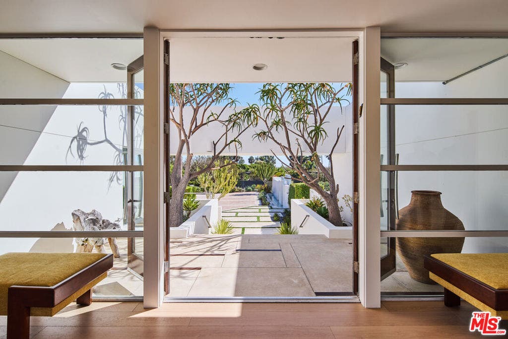 27549 Pacific Coast Highway, Malibu, CA 90265 27549 Pacific Coast Highway, Malibu, CA 90265