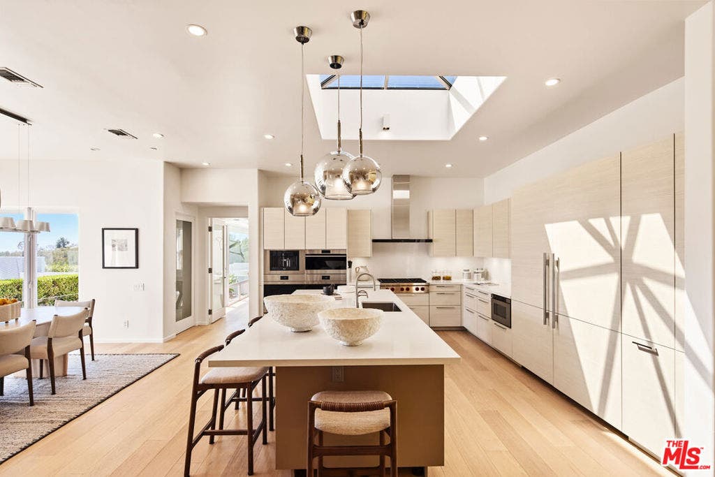 27549 Pacific Coast Highway, Malibu, CA 90265 27549 Pacific Coast Highway, Malibu, CA 90265