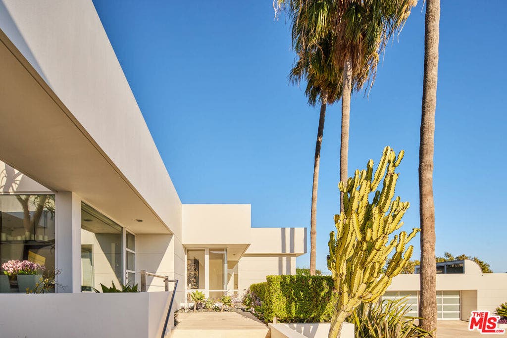 27549 Pacific Coast Highway, Malibu, CA 90265 27549 Pacific Coast Highway, Malibu, CA 90265