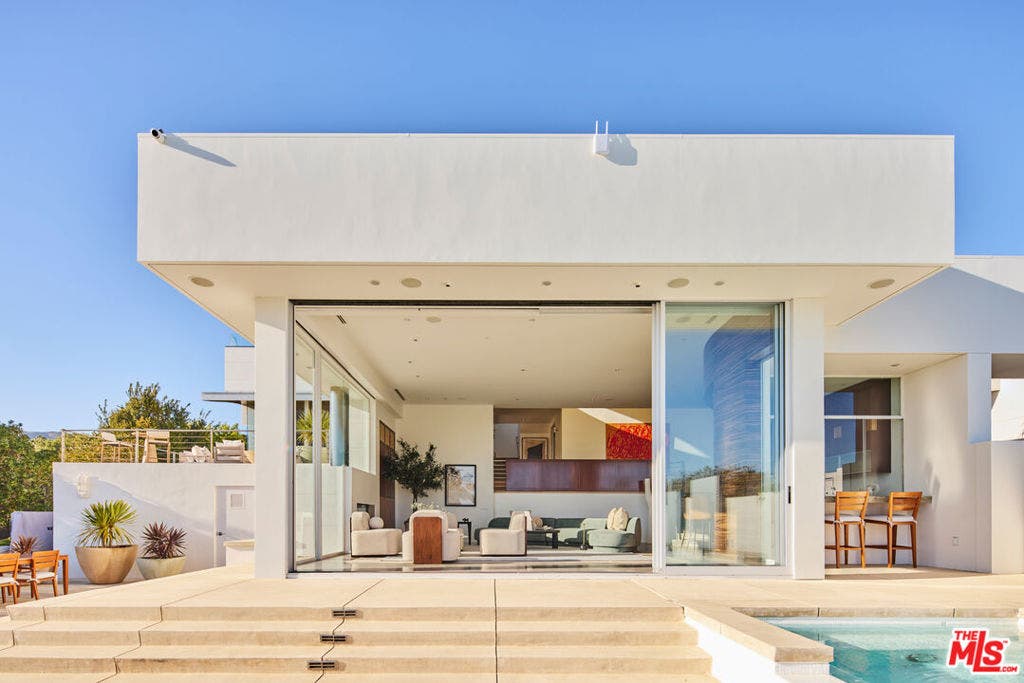 27549 Pacific Coast Highway, Malibu, CA 90265 27549 Pacific Coast Highway, Malibu, CA 90265