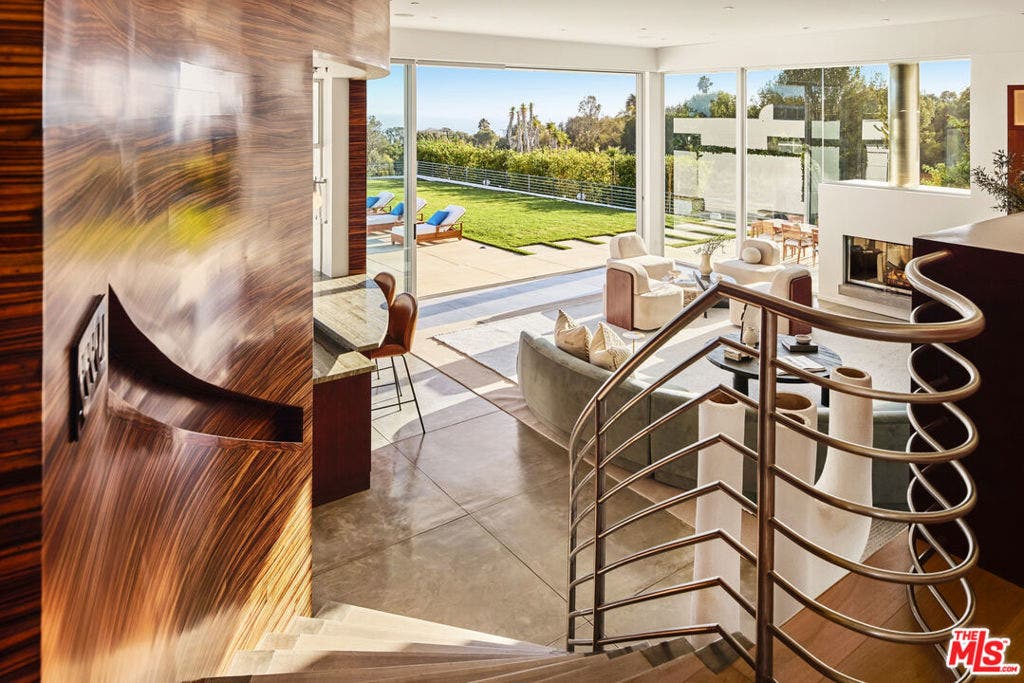 27549 Pacific Coast Highway, Malibu, CA 90265 27549 Pacific Coast Highway, Malibu, CA 90265