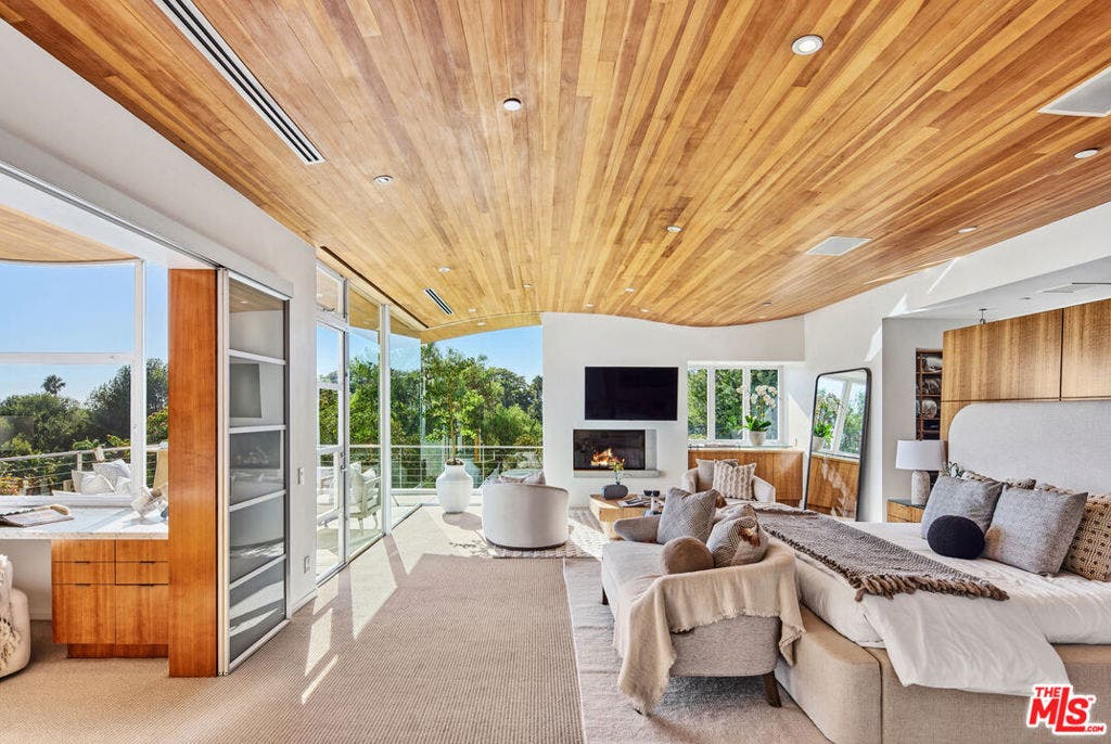 27549 Pacific Coast Highway, Malibu, CA 90265 27549 Pacific Coast Highway, Malibu, CA 90265