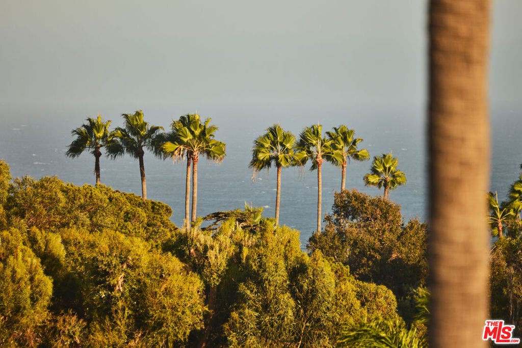 27549 Pacific Coast Highway, Malibu, CA 90265 27549 Pacific Coast Highway, Malibu, CA 90265
