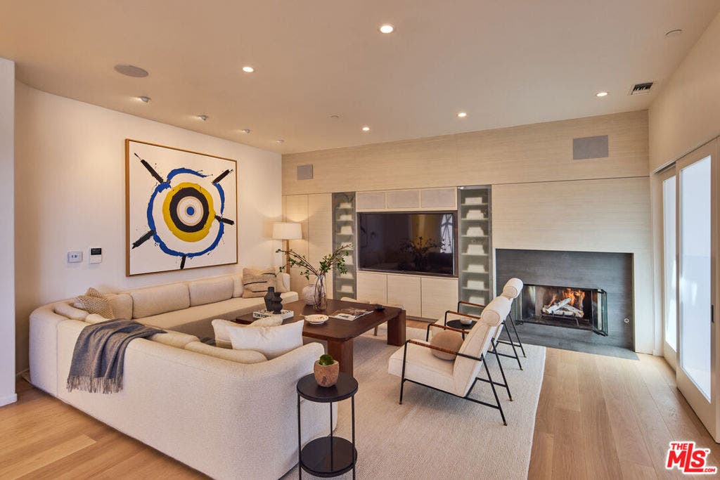27549 Pacific Coast Highway, Malibu, CA 90265 27549 Pacific Coast Highway, Malibu, CA 90265