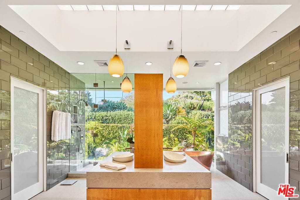 27549 Pacific Coast Highway, Malibu, CA 90265 27549 Pacific Coast Highway, Malibu, CA 90265
