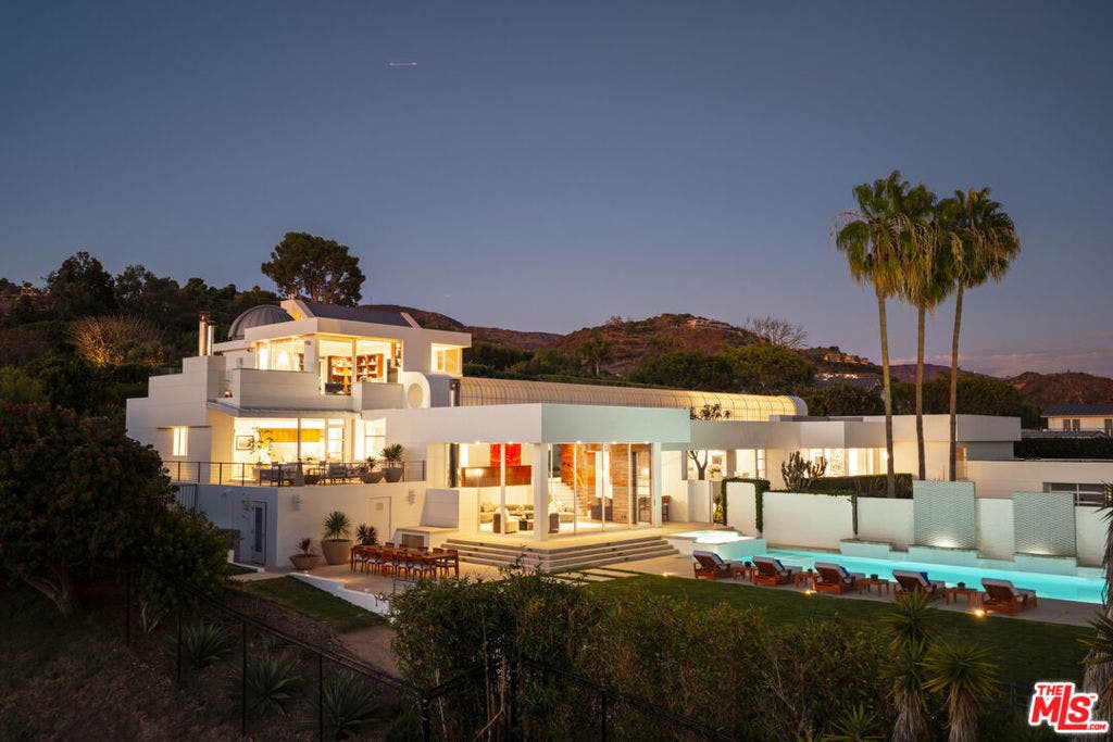 27549 Pacific Coast Highway, Malibu, CA 90265 27549 Pacific Coast Highway, Malibu, CA 90265