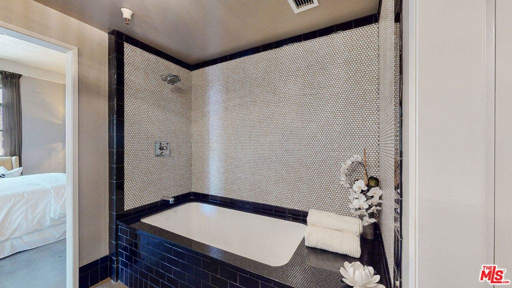 849 S Broadway, #708, Los Angeles, CA 90014 849 S Broadway, #708, Los Angeles, CA 90014