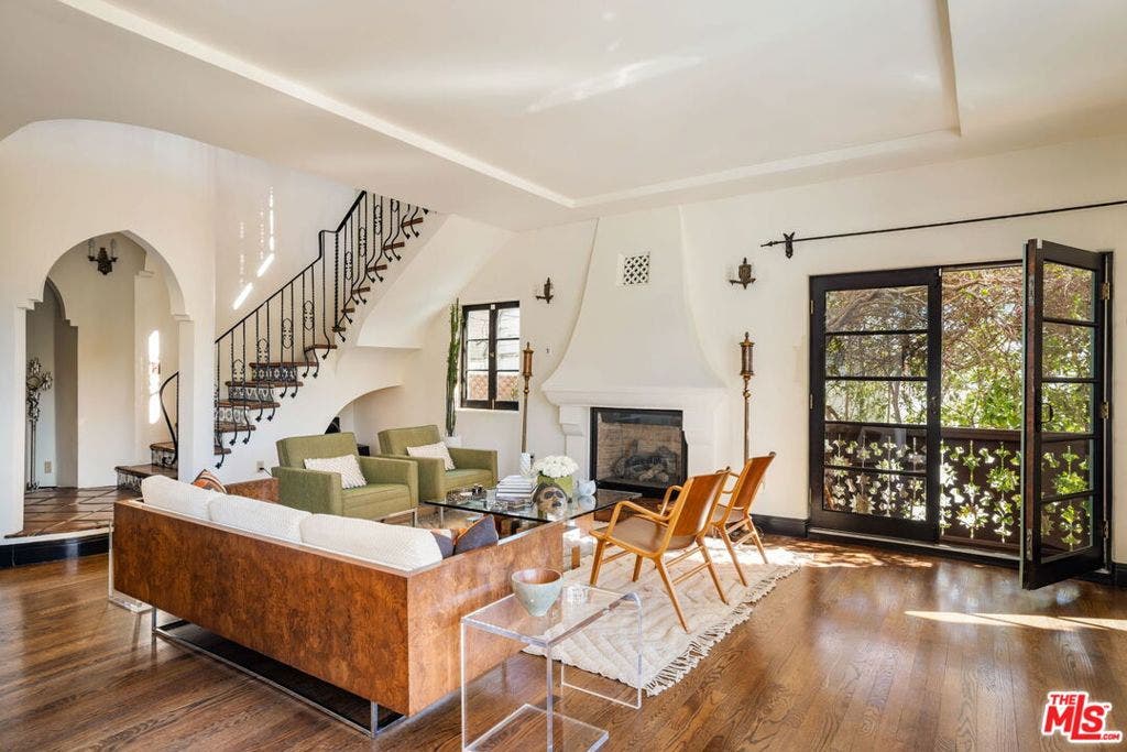 3313 Descanso Drive, Los Angeles, CA 90026 3313 Descanso Drive, Los Angeles, CA 90026