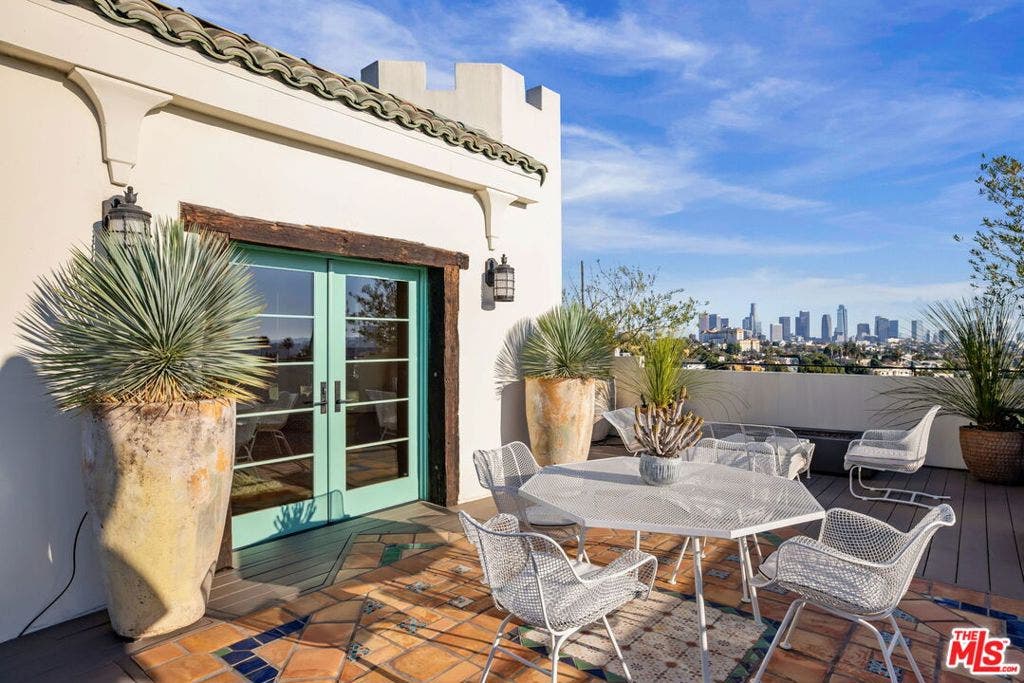 3313 Descanso Drive, Los Angeles, CA 90026 3313 Descanso Drive, Los Angeles, CA 90026
