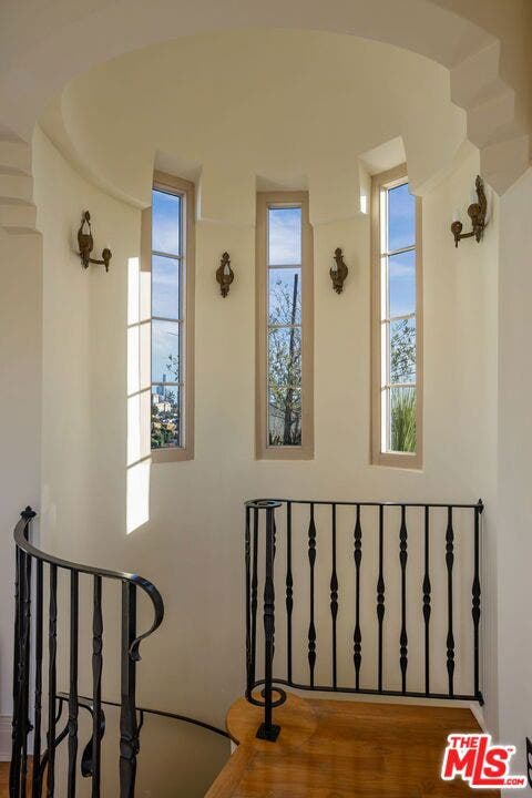 3313 Descanso Drive, Los Angeles, CA 90026 3313 Descanso Drive, Los Angeles, CA 90026