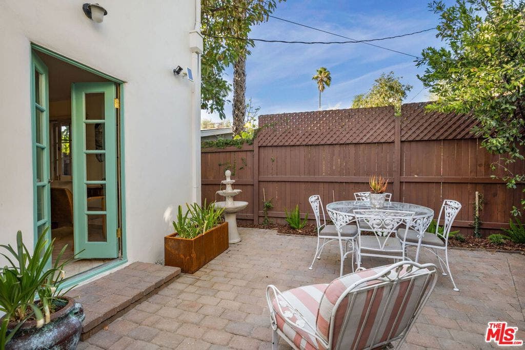 3313 Descanso Drive, Los Angeles, CA 90026 3313 Descanso Drive, Los Angeles, CA 90026
