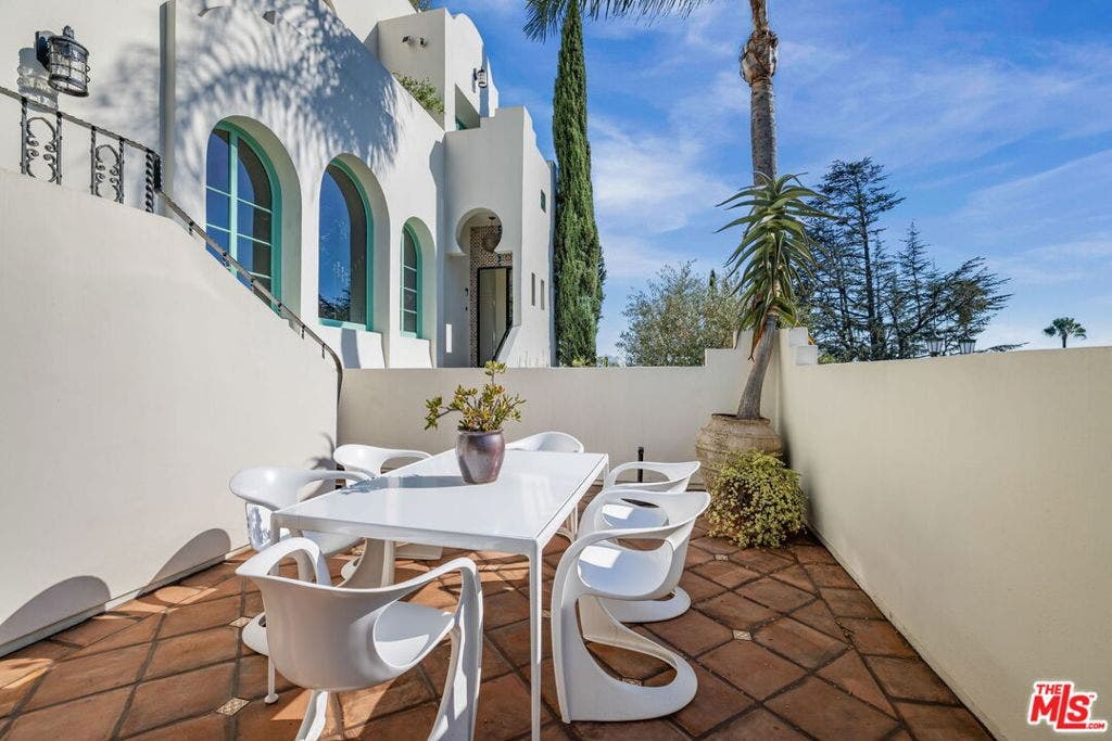3313 Descanso Drive, Los Angeles, CA 90026 3313 Descanso Drive, Los Angeles, CA 90026