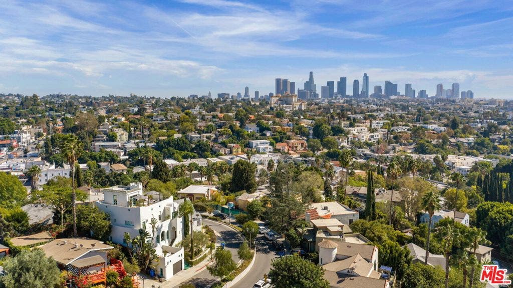 3313 Descanso Drive, Los Angeles, CA 90026 3313 Descanso Drive, Los Angeles, CA 90026