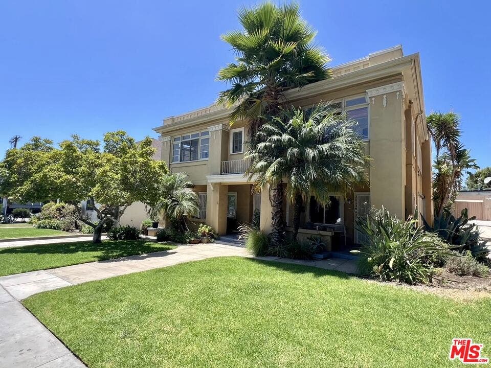 2011 N Vermont Avenue, Los Angeles, CA 90027 2011 N Vermont Avenue, Los Angeles, CA 90027