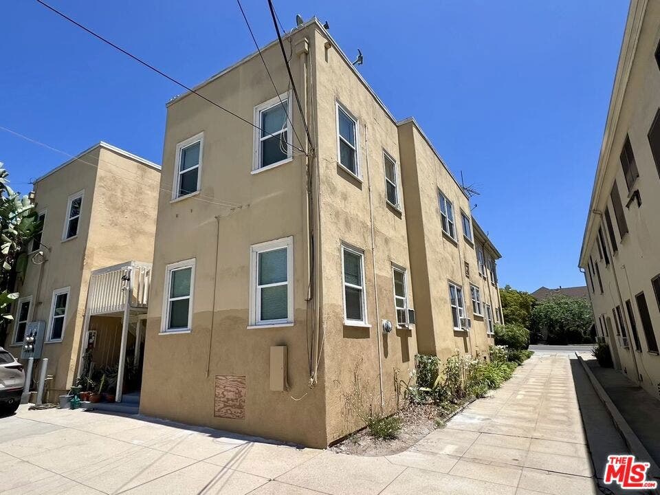 2011 N Vermont Avenue, Los Angeles, CA 90027 2011 N Vermont Avenue, Los Angeles, CA 90027