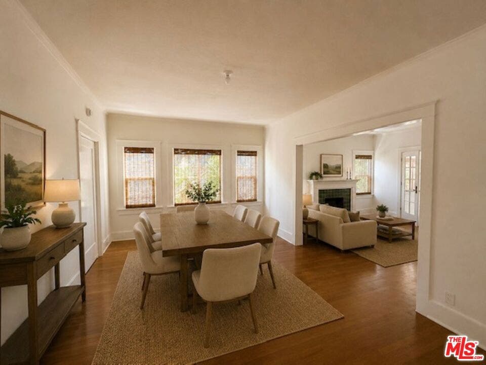 2011 N Vermont Avenue, Los Angeles, CA 90027 Virtually staged