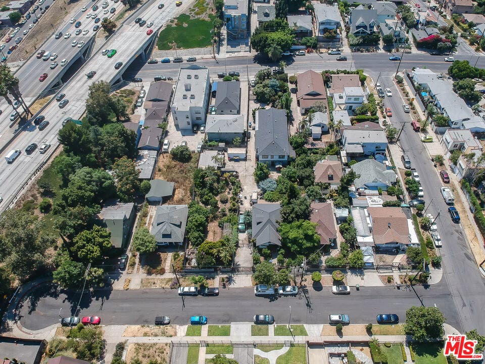 447 N Commonwealth Avenue, Los Angeles, CA 90004 447 N Commonwealth Avenue, Los Angeles, CA 90004