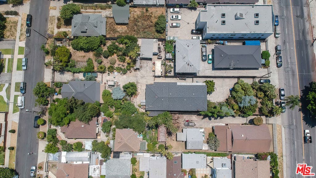 447 N Commonwealth Avenue, Los Angeles, CA 90004 447 N Commonwealth Avenue, Los Angeles, CA 90004