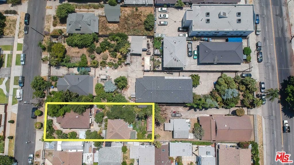 447 N Commonwealth Avenue, Los Angeles, CA 90004 447 N Commonwealth Avenue, Los Angeles, CA 90004