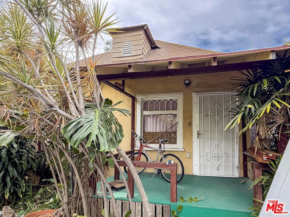 447 N Commonwealth Avenue, Los Angeles, CA 90004 447 N Commonwealth Avenue, Los Angeles, CA 90004