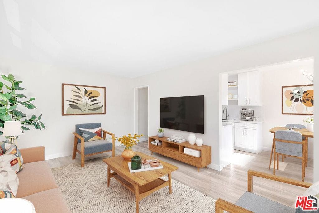 7020 Glasgow Avenue, Los Angeles, CA 90045 7020 Glasgow Avenue, Los Angeles, CA 90045