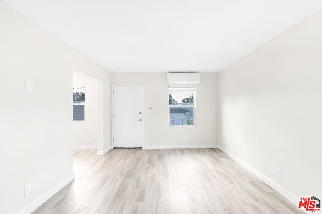7020 Glasgow Avenue, Los Angeles, CA 90045 7020 Glasgow Avenue, Los Angeles, CA 90045