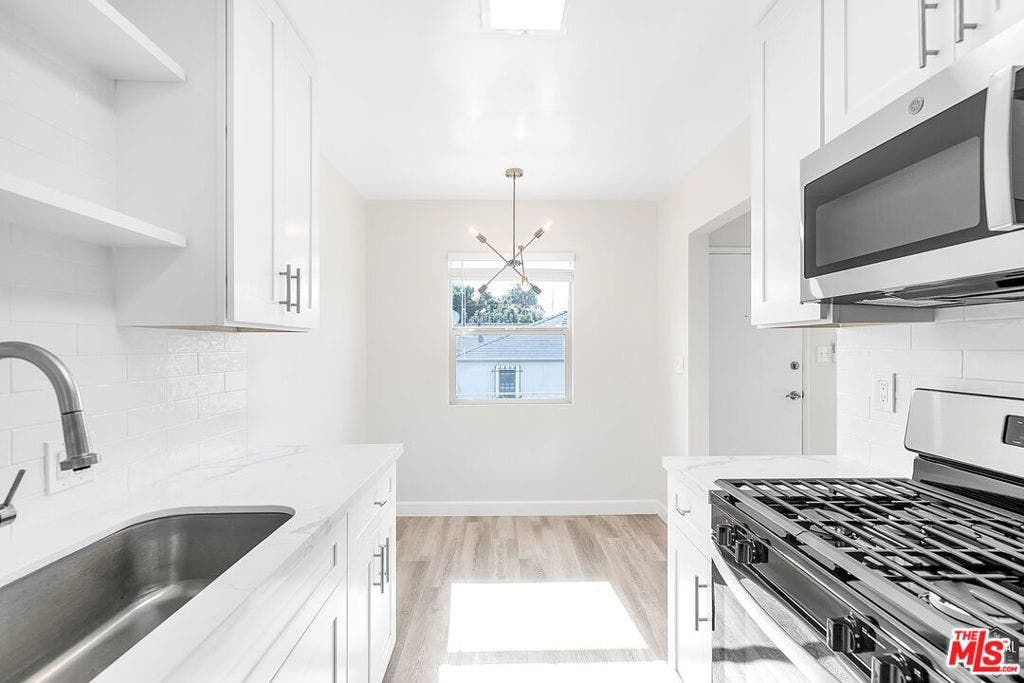 7020 Glasgow Avenue, Los Angeles, CA 90045 7020 Glasgow Avenue, Los Angeles, CA 90045