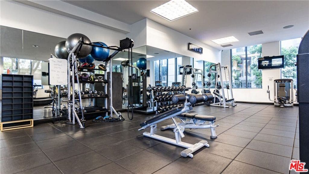10724 Wilshire Boulevard, #1008, Los Angeles, CA 90024 10724 Wilshire Boulevard, #1008, Los Angeles, CA 90024