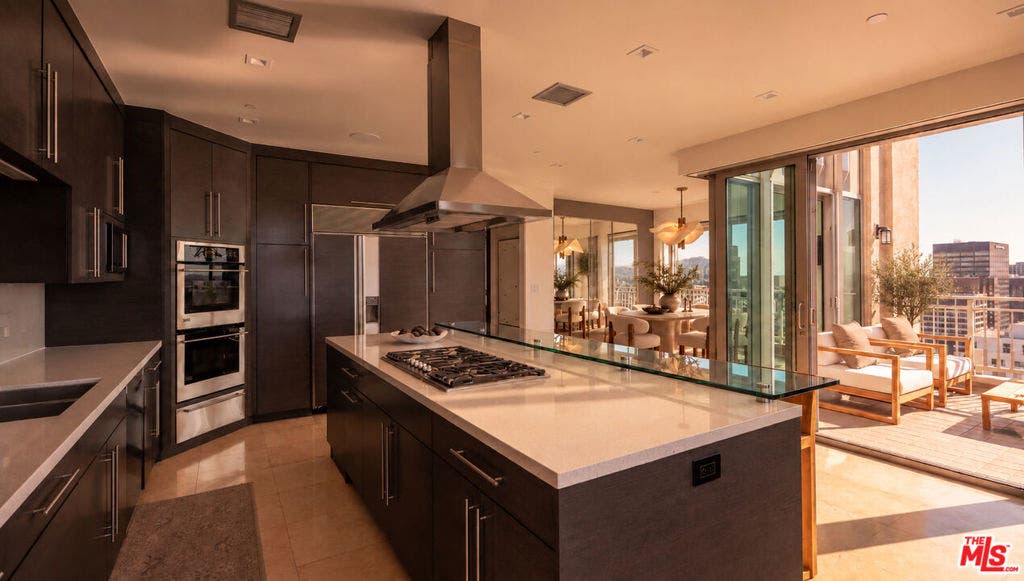 10727 Wilshire Boulevard, #PH 2, Los Angeles, CA 90024 10727 Wilshire Boulevard, #PH 2, Los Angeles, CA 90024