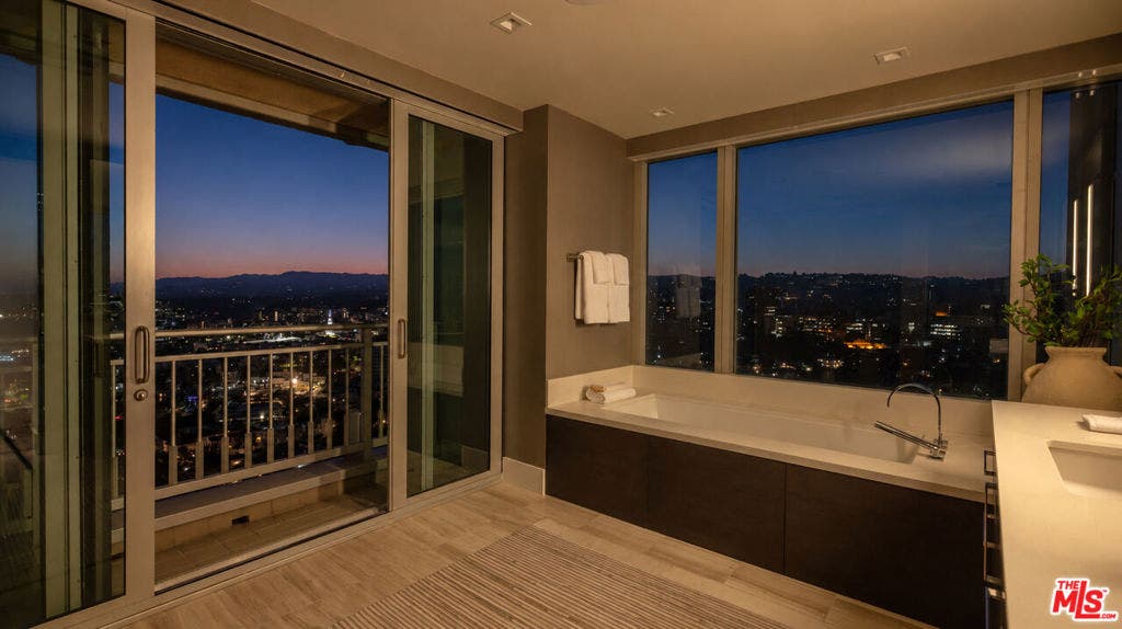 10727 Wilshire Boulevard, #PH 2, Los Angeles, CA 90024 10727 Wilshire Boulevard, #PH 2, Los Angeles, CA 90024