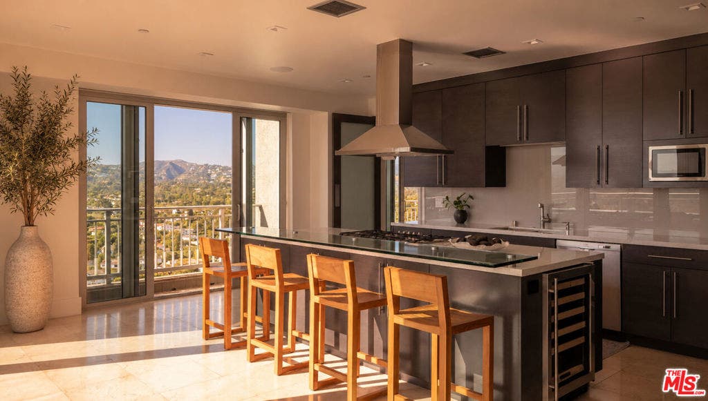10727 Wilshire Boulevard, #PH 2, Los Angeles, CA 90024 10727 Wilshire Boulevard, #PH 2, Los Angeles, CA 90024