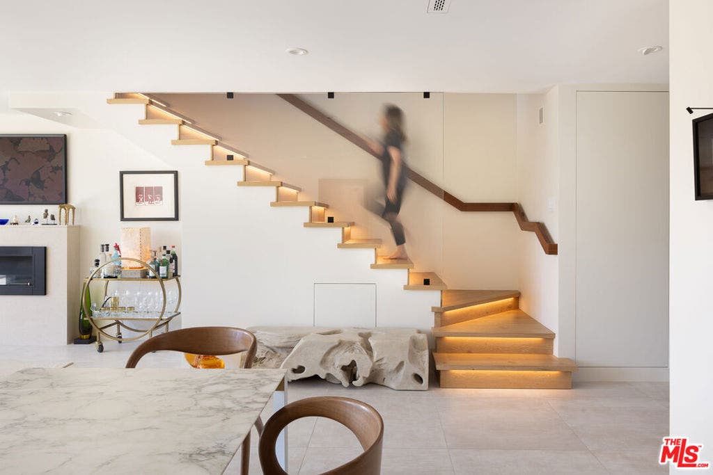 1370 Plaza De Sonadores, Santa Barbara, CA 93108