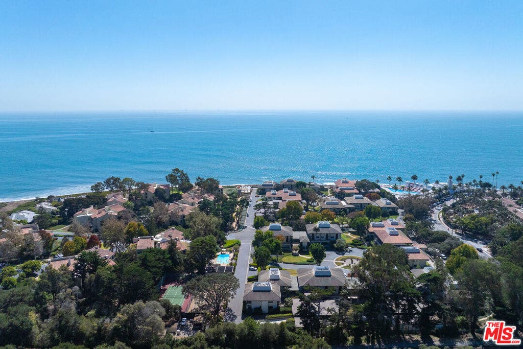 1370 Plaza De Sonadores, Santa Barbara, CA 93108