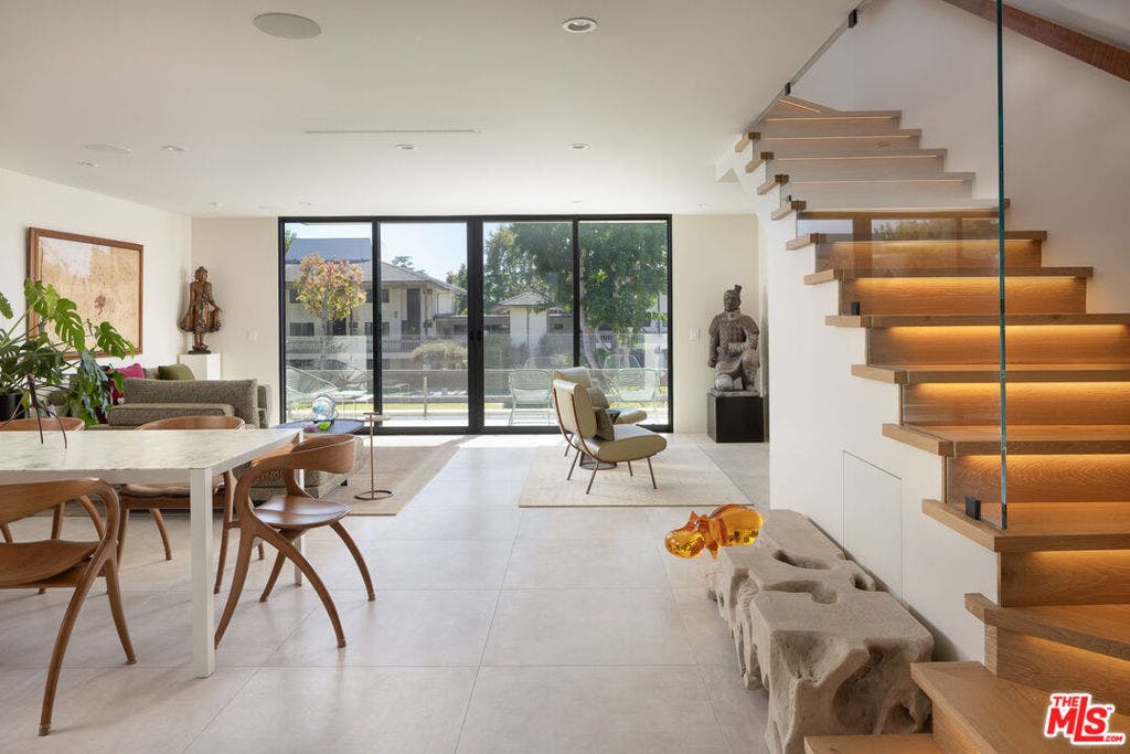 1370 Plaza De Sonadores, Santa Barbara, CA 93108