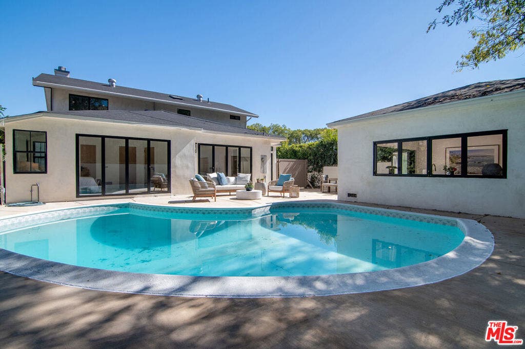 2201 Hillsboro Avenue, Los Angeles, CA 90034 Pool