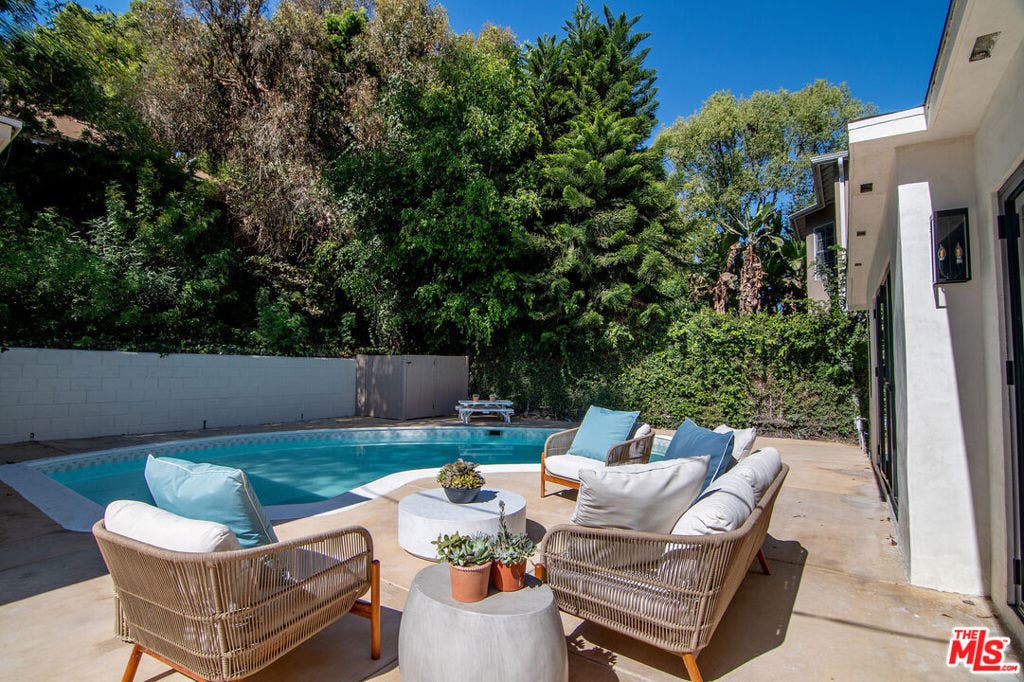 2201 Hillsboro Avenue, Los Angeles, CA 90034 2201 Hillsboro Avenue, Los Angeles, CA 90034