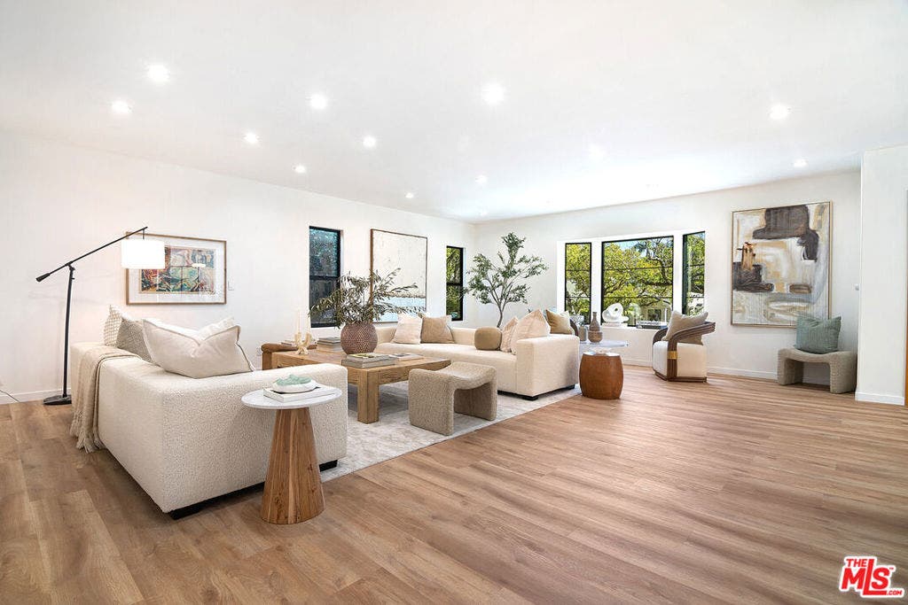 2201 Hillsboro Avenue, Los Angeles, CA 90034 Living Room