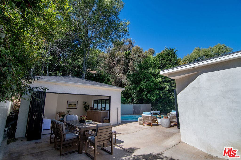 2201 Hillsboro Avenue, Los Angeles, CA 90034 Backyard Dining Area/ADU