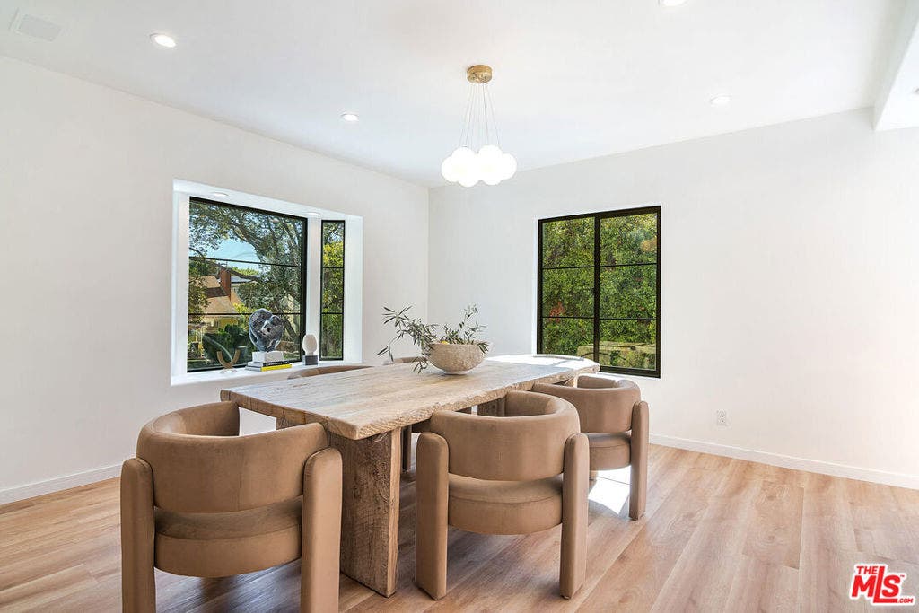2201 Hillsboro Avenue, Los Angeles, CA 90034 Dining Area