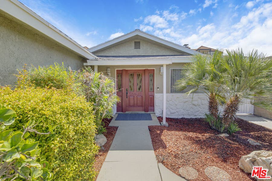 Property photo for 3234 Locust Avenue, Long Beach, CA