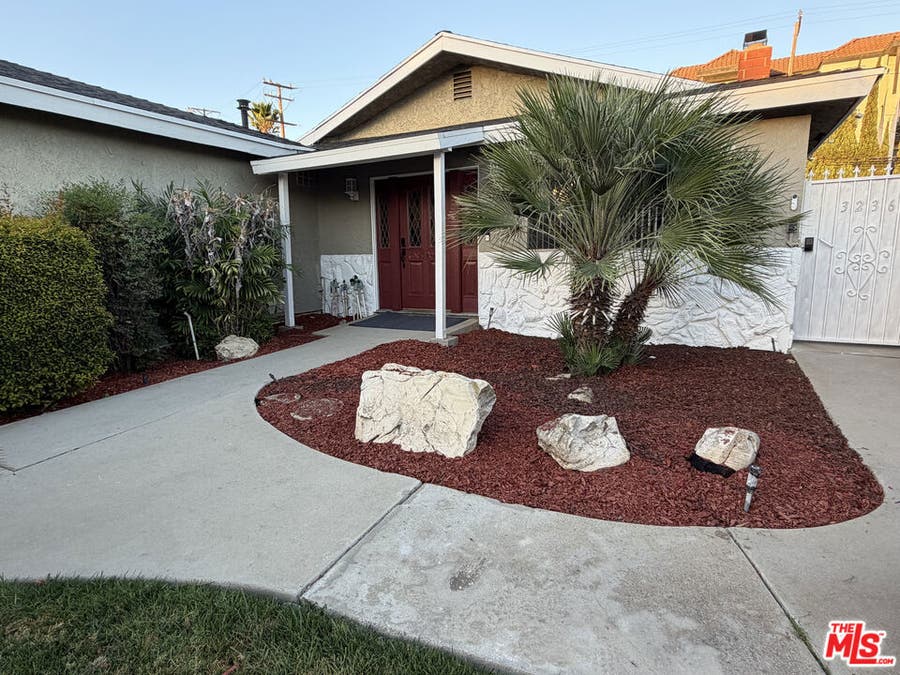 Property photo for 3234 Locust Avenue, Long Beach, CA