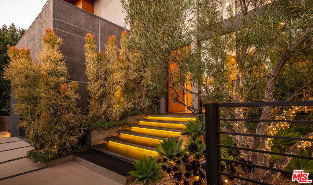 1632 Stradella Road, Los Angeles, CA 90077 1632 Stradella Road, Los Angeles, CA 90077
