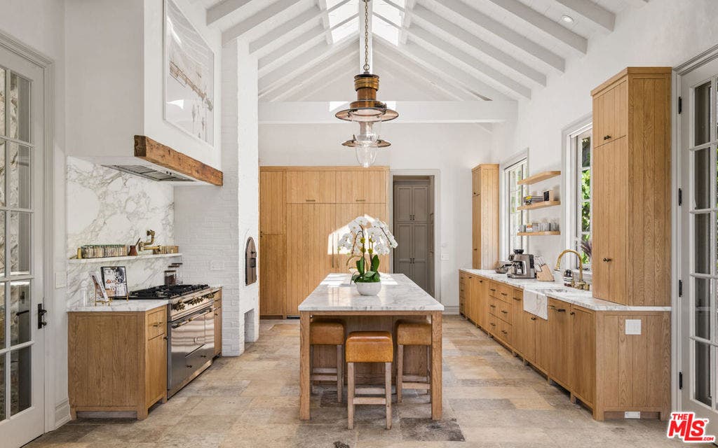 6625 Zumirez Drive, Malibu, CA 90265 6625 Zumirez Drive, Malibu, CA 90265