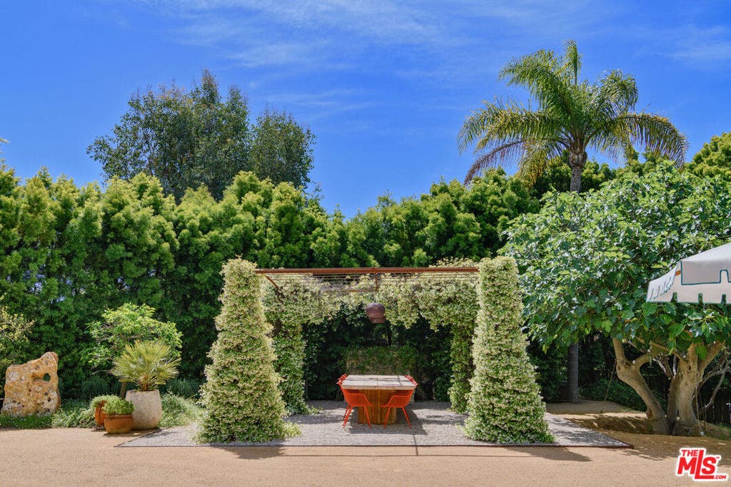 6625 Zumirez Drive, Malibu, CA 90265 6625 Zumirez Drive, Malibu, CA 90265