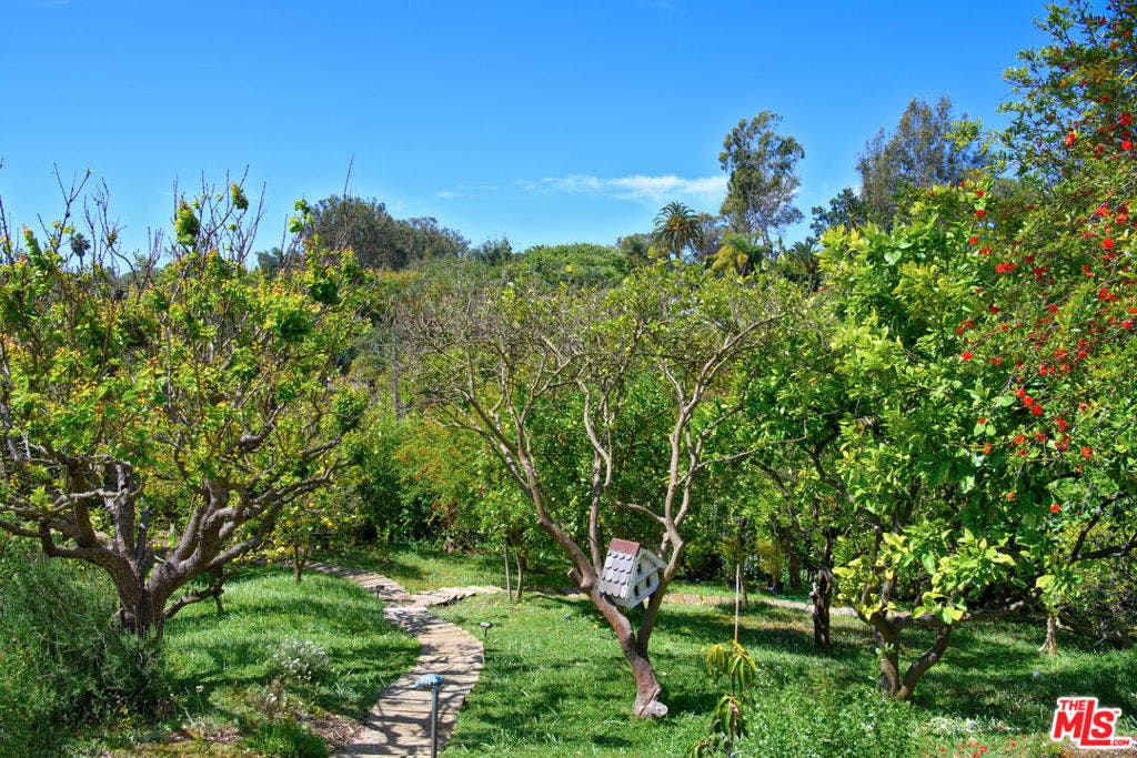 6625 Zumirez Drive, Malibu, CA 90265 6625 Zumirez Drive, Malibu, CA 90265