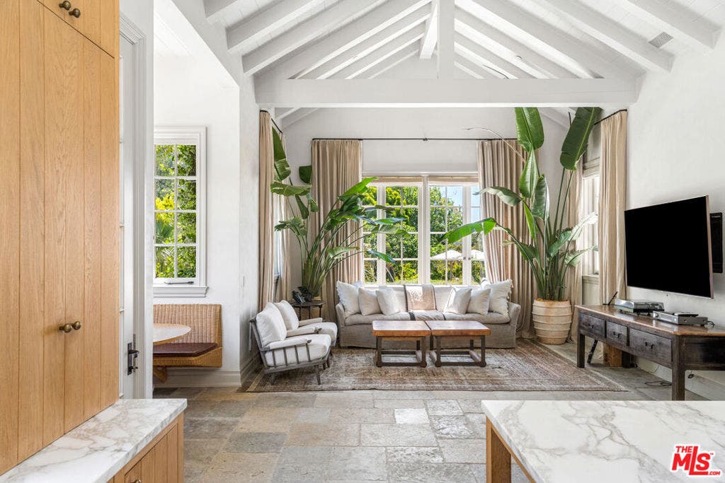 6625 Zumirez Drive, Malibu, CA 90265 6625 Zumirez Drive, Malibu, CA 90265